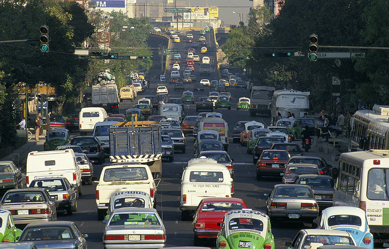 Traffic congestion. Mexico. Photo: Curt Carnemark / World Bank