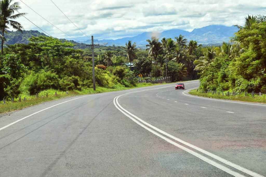 Driving in Fiji road. © FijiPocketGuide.com